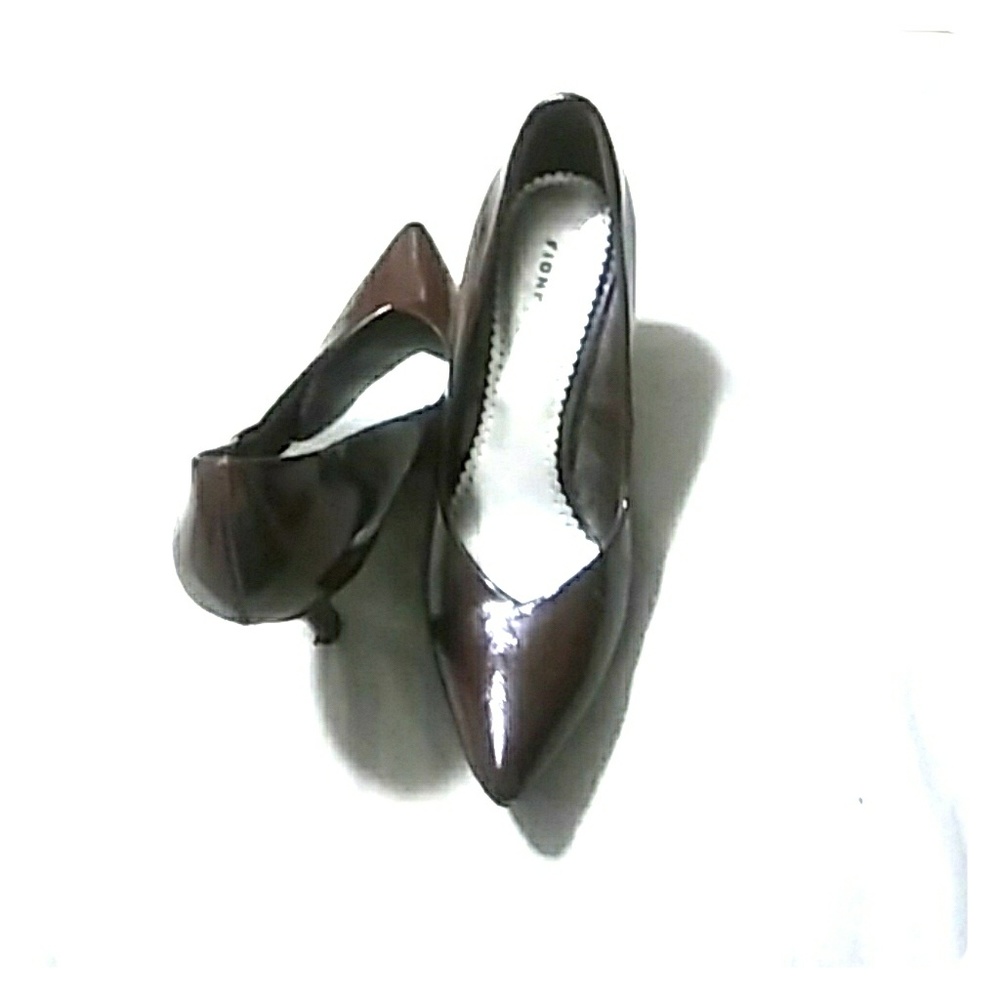 Fioni burgundy heels